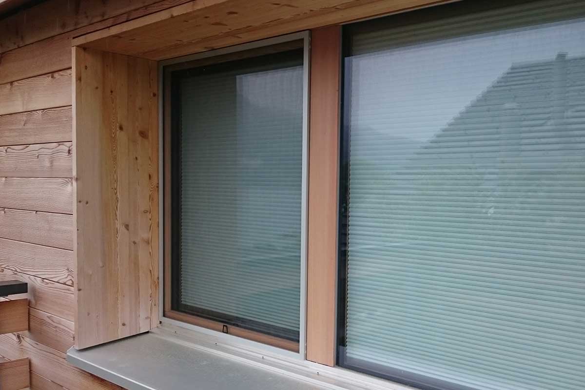 Spannrahmen-mit-transparentem-Gewebe