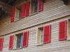 Fenster-Rollo-Fliegengitter-bei-Fensterläden